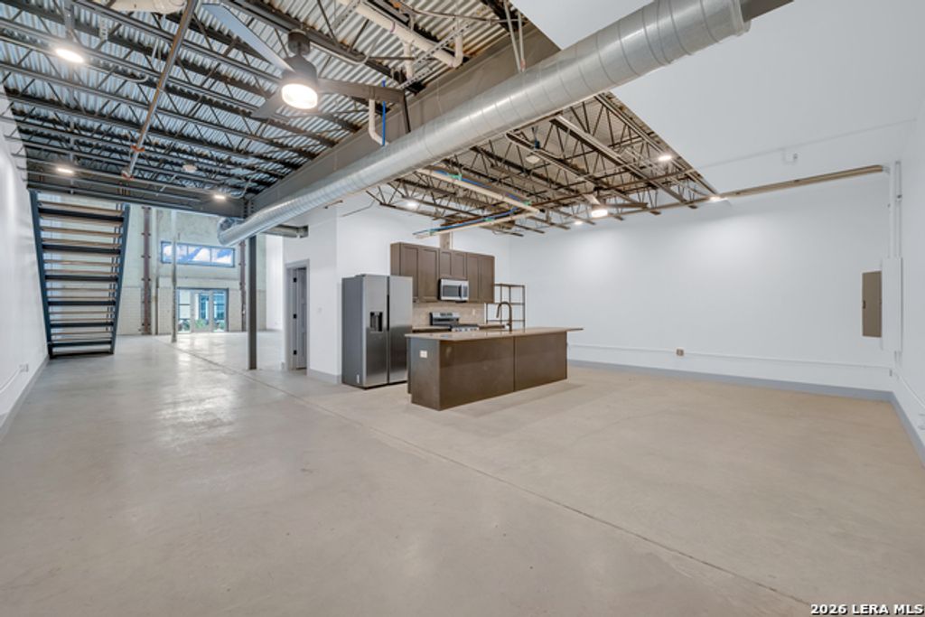 215 Coca Cola Pl 217, San Antonio