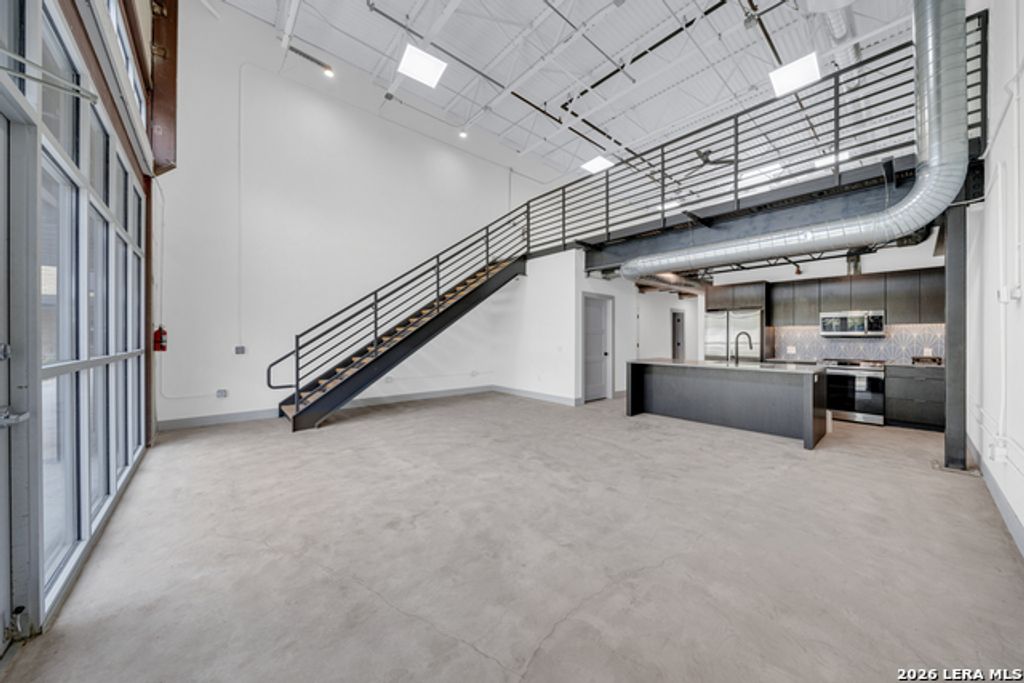 215 Coca Cola Place 303, San Antonio