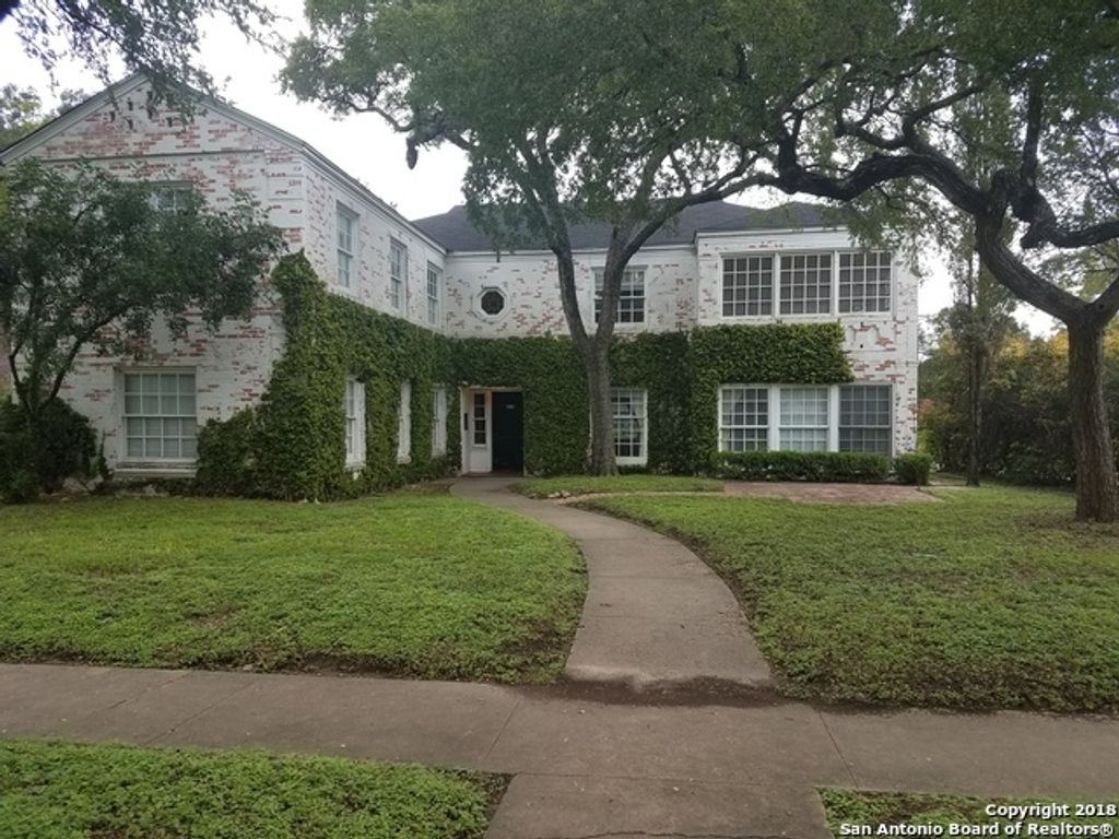 335 E Rosewood Avenue 1, San Antonio