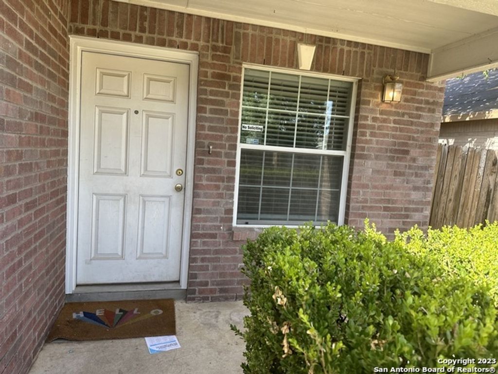 10627 Shaenpath, San Antonio