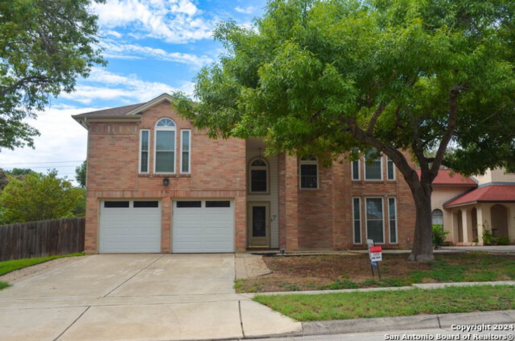 7501 Forest Echo, Live Oak