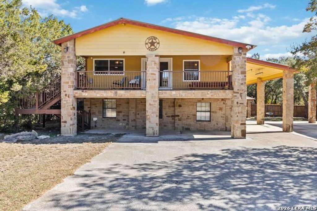 2481 Lakeshore Dr, Canyon Lake