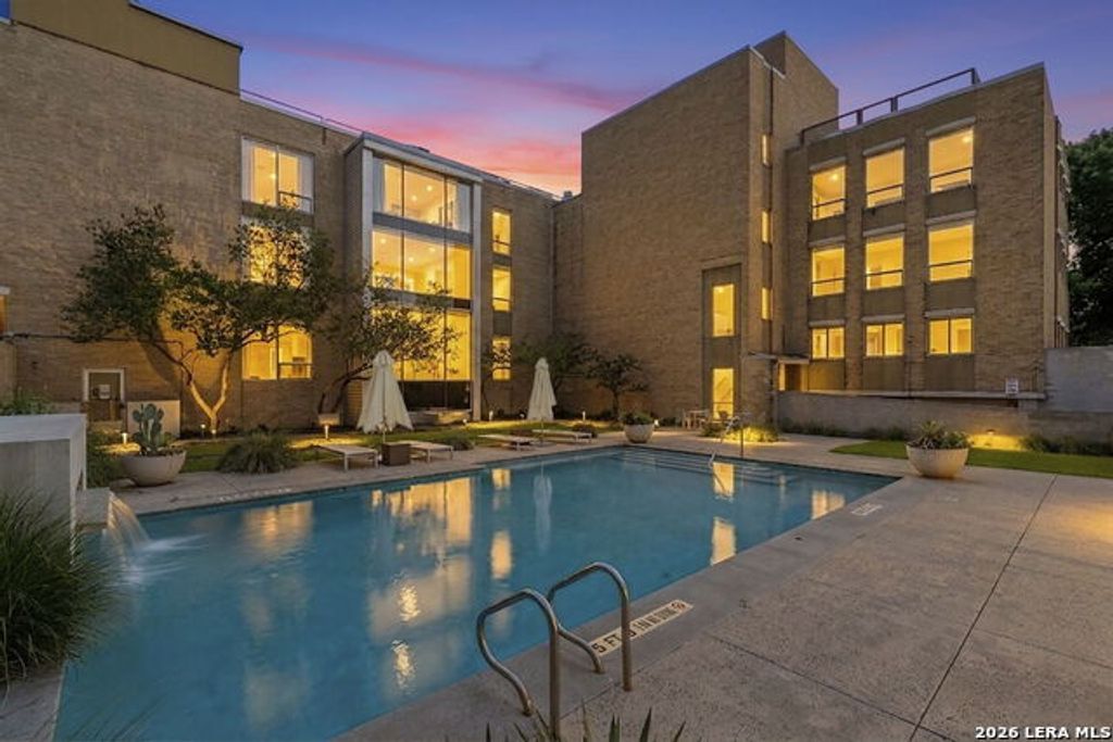 1115 S Alamo St 2405, San Antonio