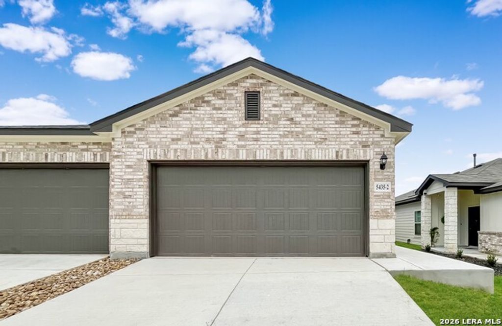 5435 Devils Gate 2, Converse