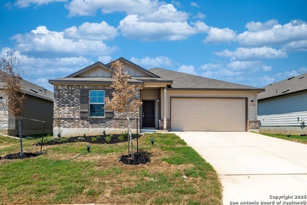 1120 Eagle Crossing, Seguin