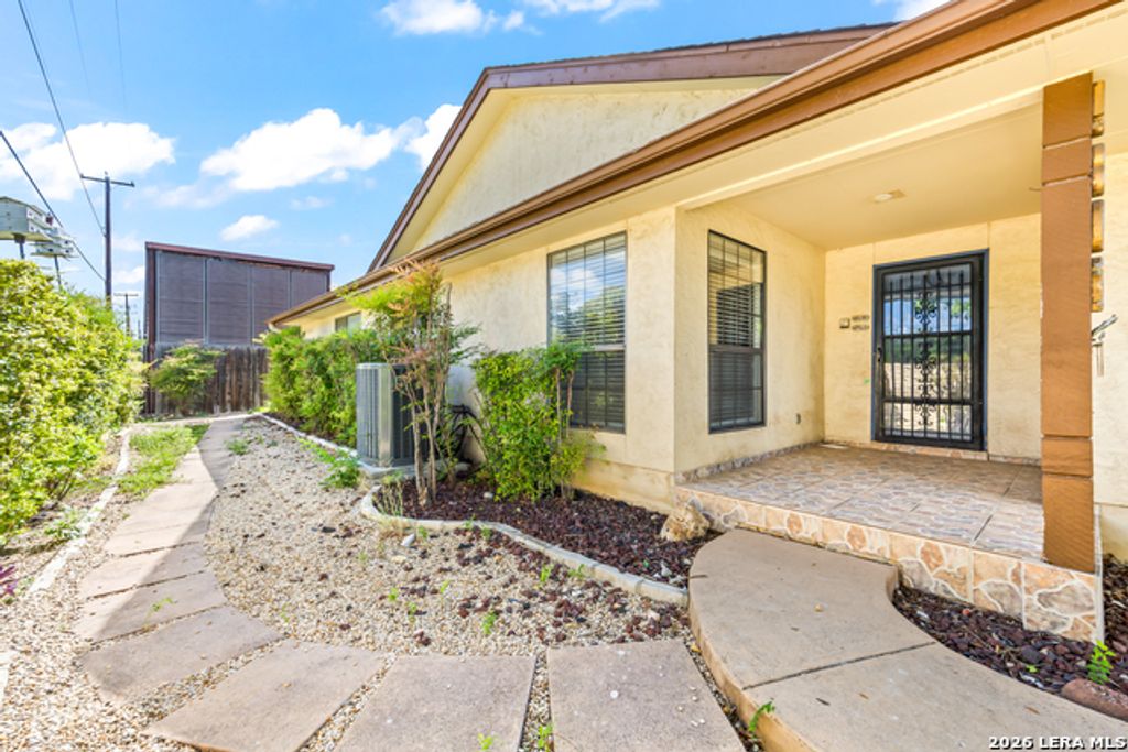 5801 Royal Ridge, San Antonio