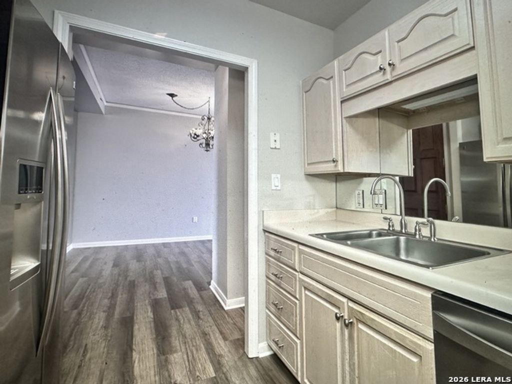 1 Towers Park Ln 1508, San Antonio