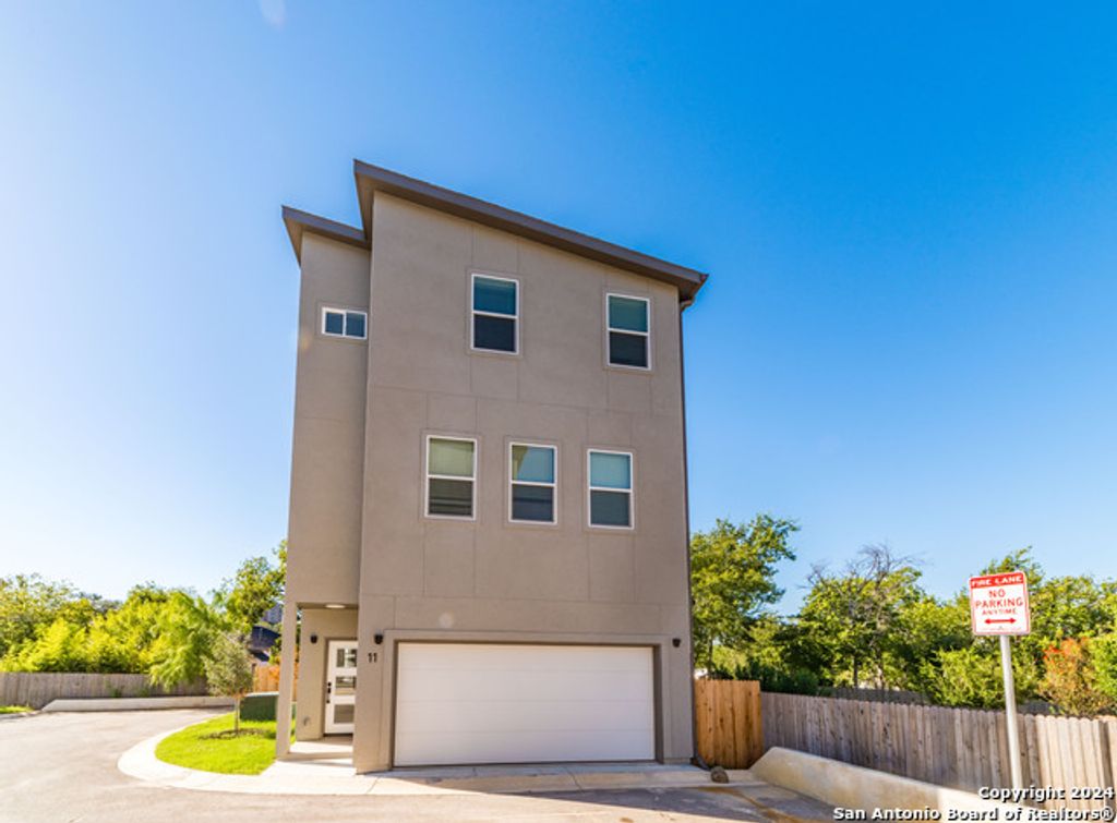 1618 W Lawndale Dr 11, San Antonio