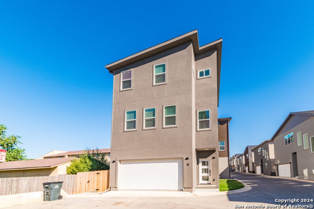 1618 W Lawndale Dr 10, San Antonio