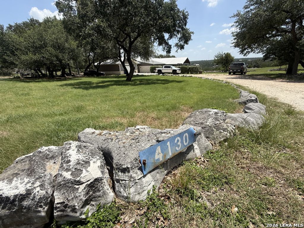 4130 Summit Dr, New Braunfels