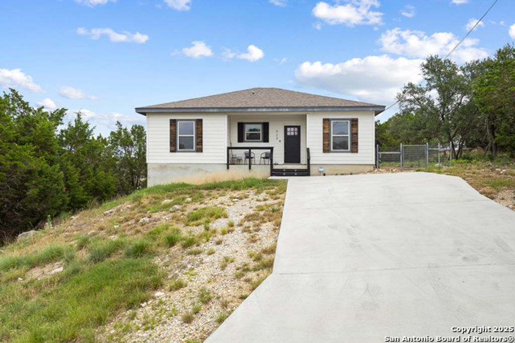 924 Scenic Hills Drive, Canyon Lake