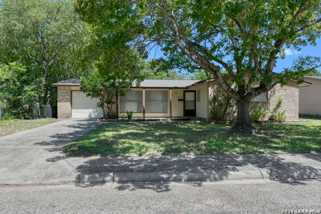 1037 Valley Forge Dr, Schertz