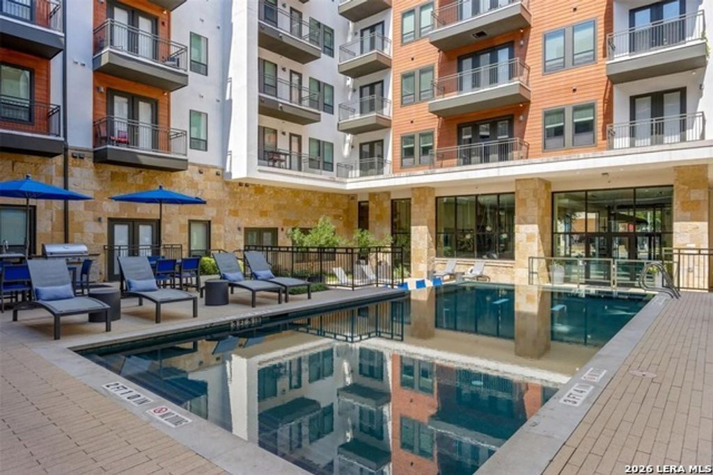 3201 Esperanza Xing 239, Austin