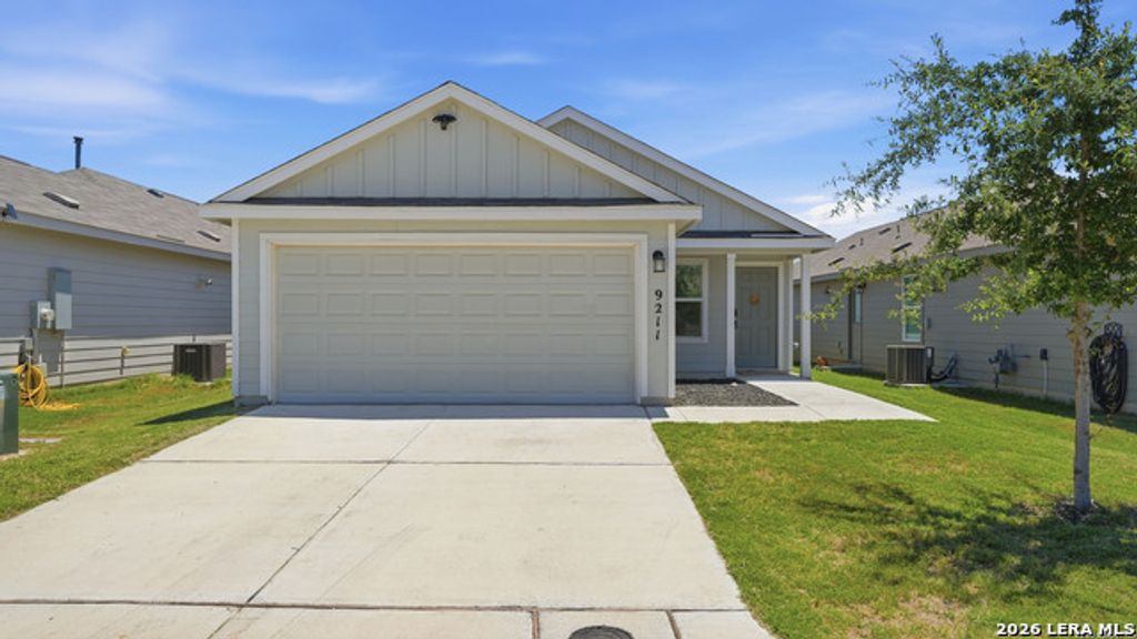 9211 Navarro Vista, Seguin