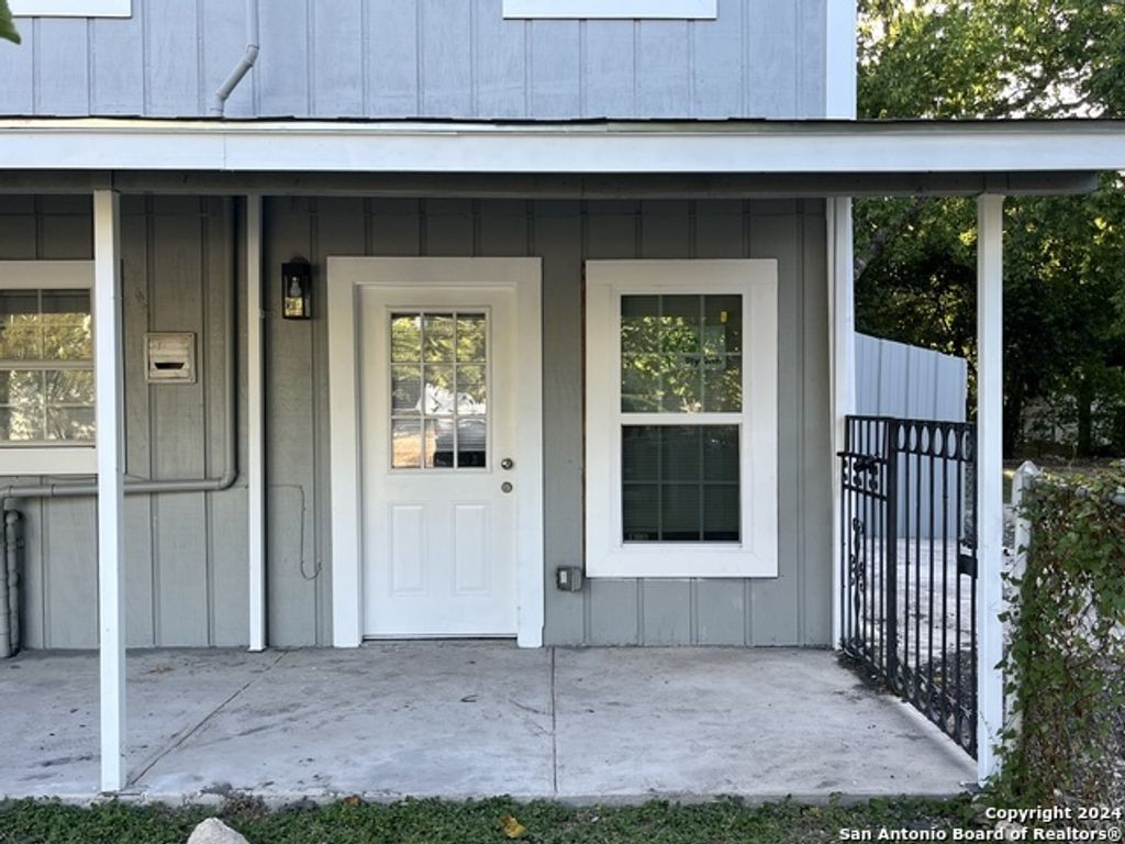 503 Grosvenor Street 1, San Antonio