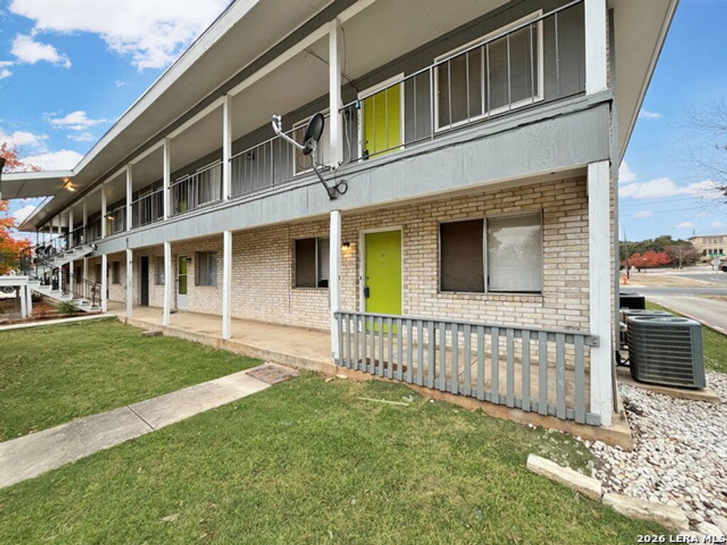 311 E San Antonio 101, Boerne