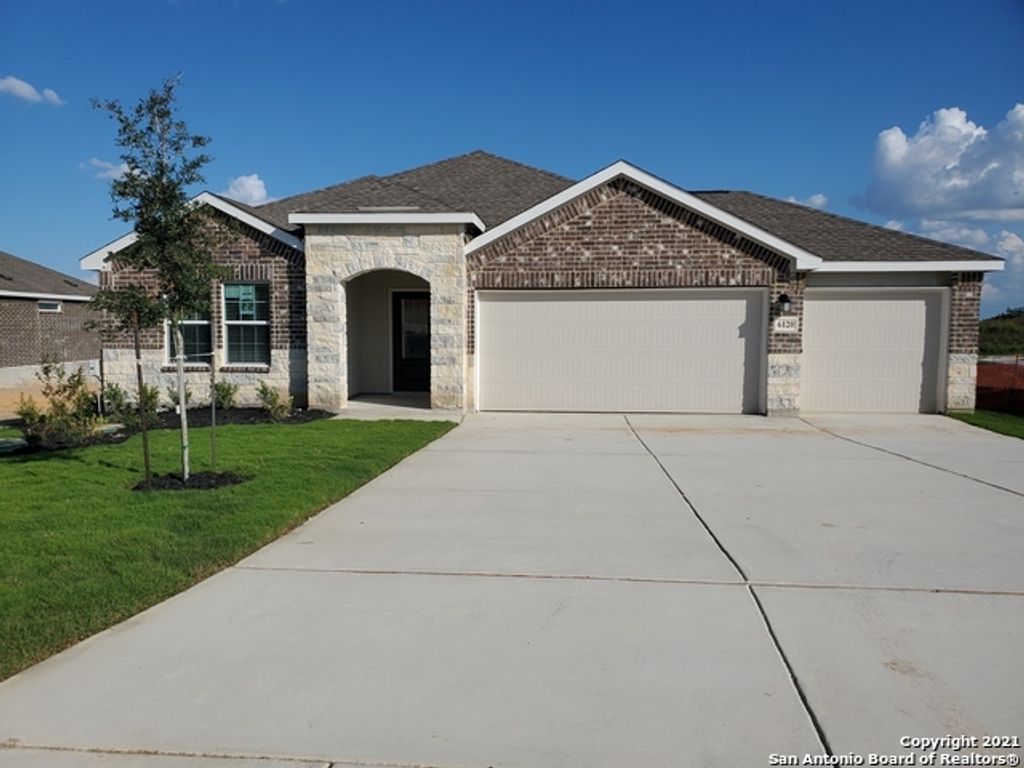6120 Treadle, New Braunfels