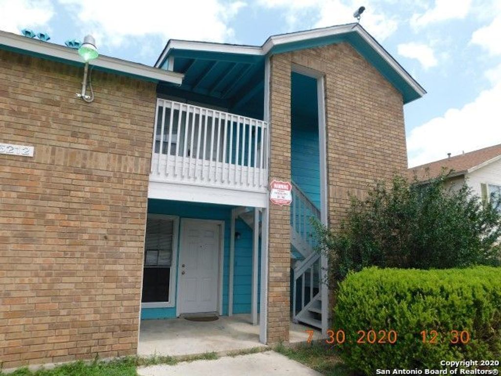 5212 Meadow Field 2, San Antonio