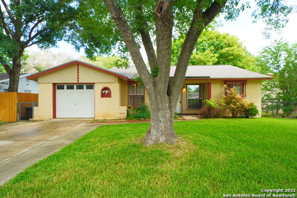 221 Judith Ann Dr, Schertz