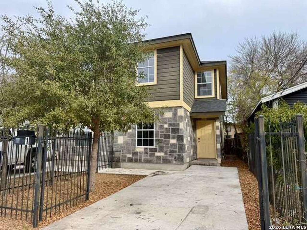3107 W Travis 2, San Antonio