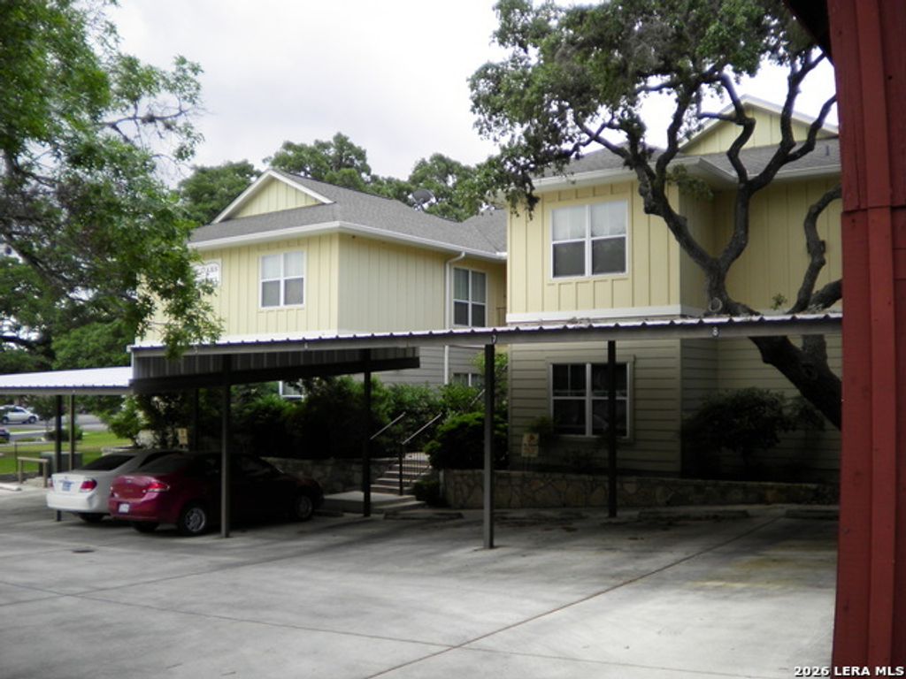 119 W Highland Dr 204, Boerne