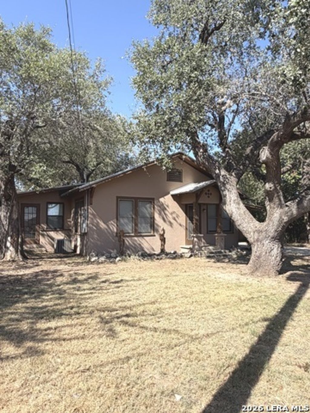 611 13th St, Bandera