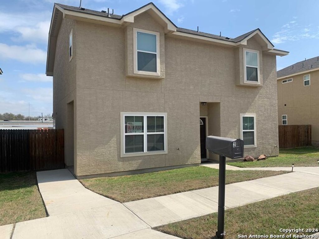 622 Meadow Arbor Ln 2, Universal City