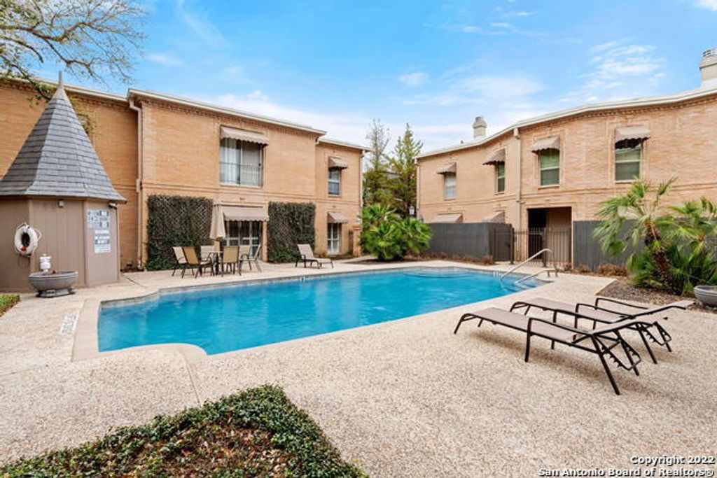 7707 Broadway 12, San Antonio