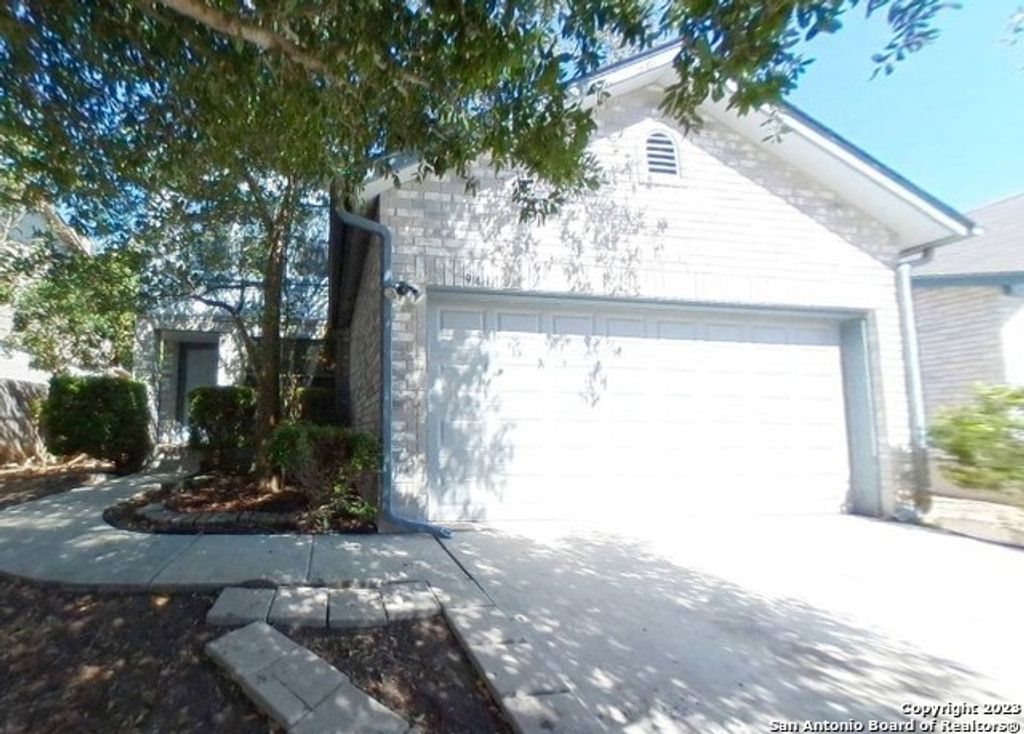 9411 De Sapin, San Antonio