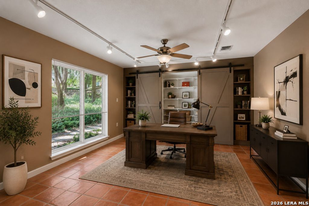 340 Mustang Cir, Hollywood Park
