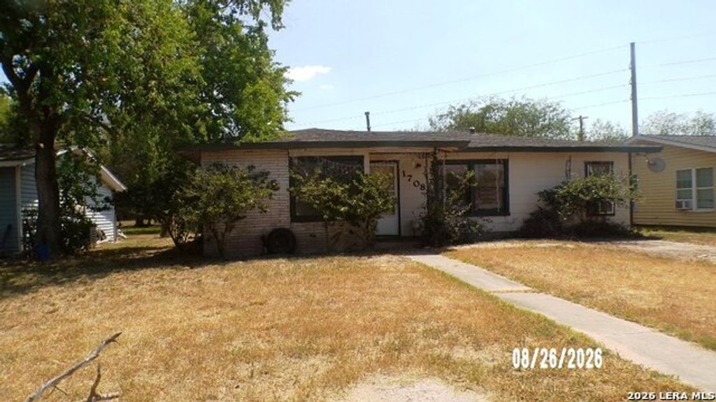 1708 Lucy Ln, Beeville