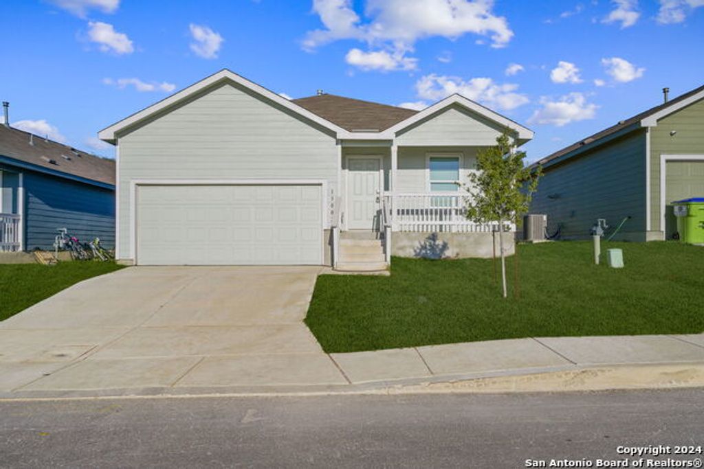 13002 Sage Turn, St Hedwig