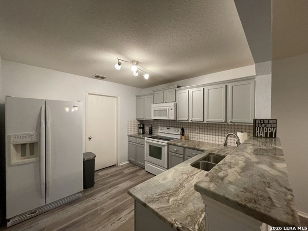 11922 Meadow Wls, San Antonio