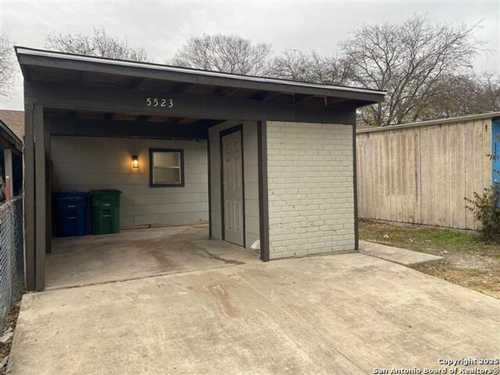 5523 Little Creek St, San Antonio