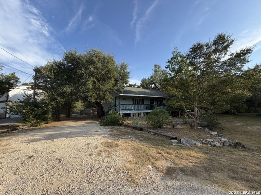 310 Riviera Dr, Canyon Lake