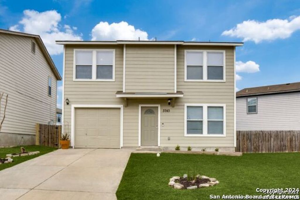 3743 Amber Leaf, San Antonio