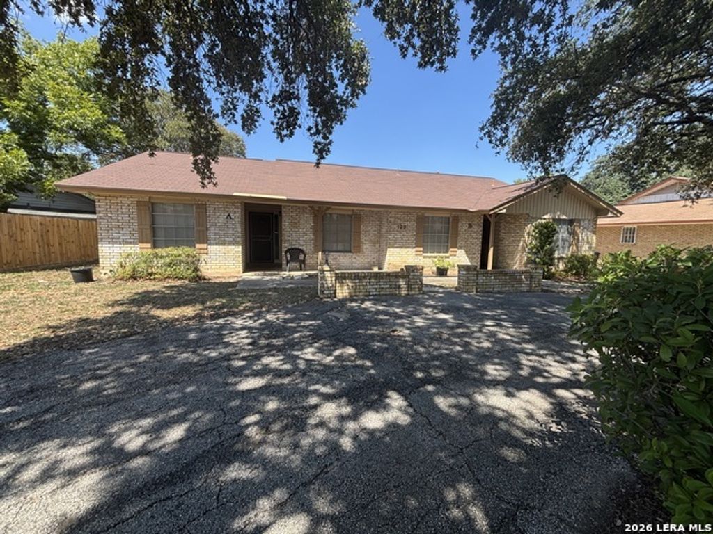 105 Travertine Ln A, Castle Hills