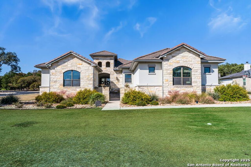 2447 Wallaby Cir, New Braunfels