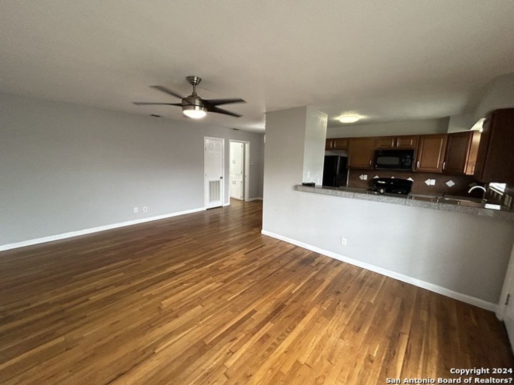 211 Natalen Ave 211, San Antonio