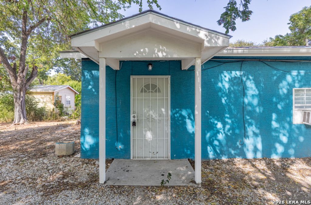 834 Division Ave B, San Antonio