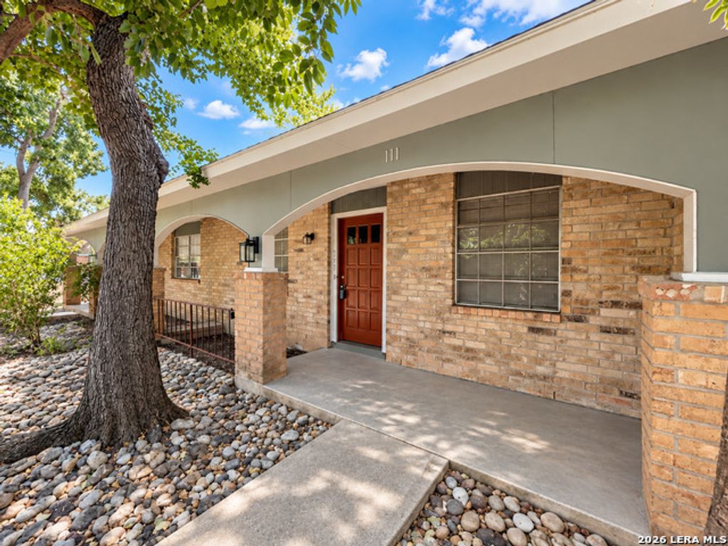311 E San Antonio Avenue 111, Boerne