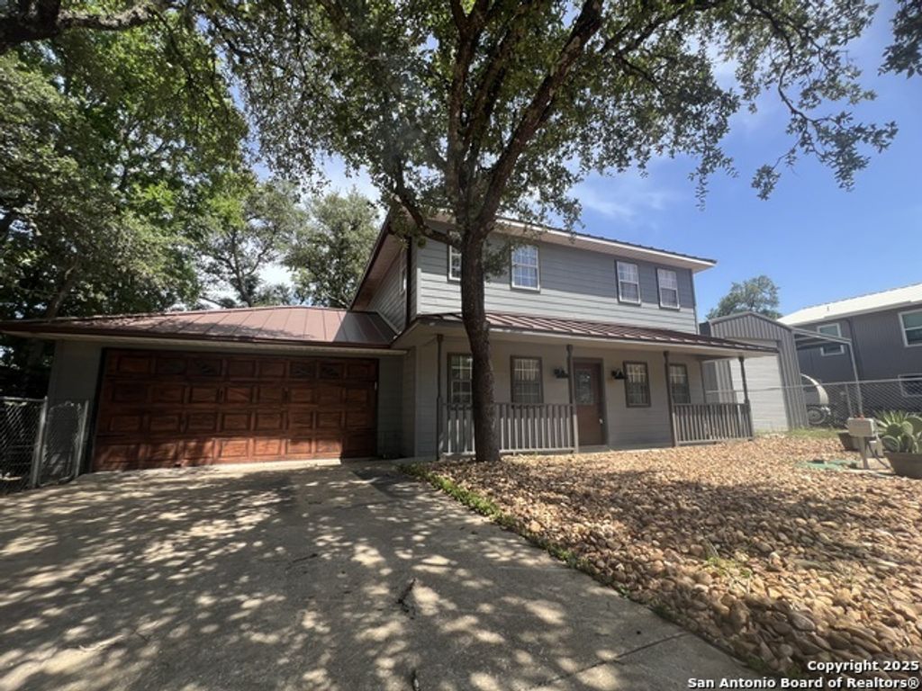 568 Lake Forest, Canyon Lake