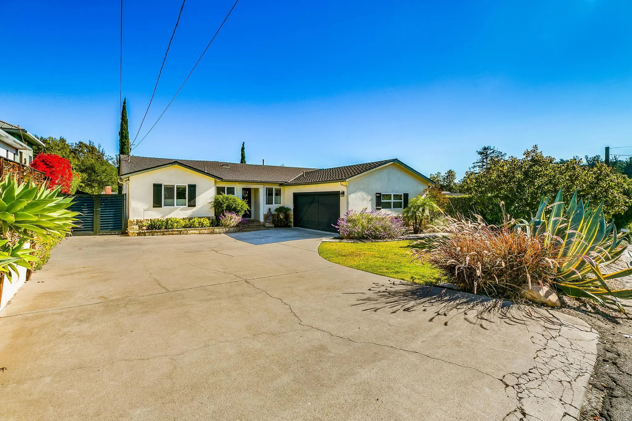 Photo of Listing #23-910