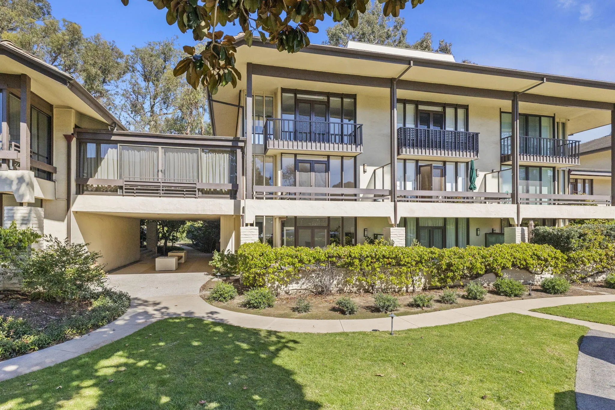 Photo of Listing #25-840