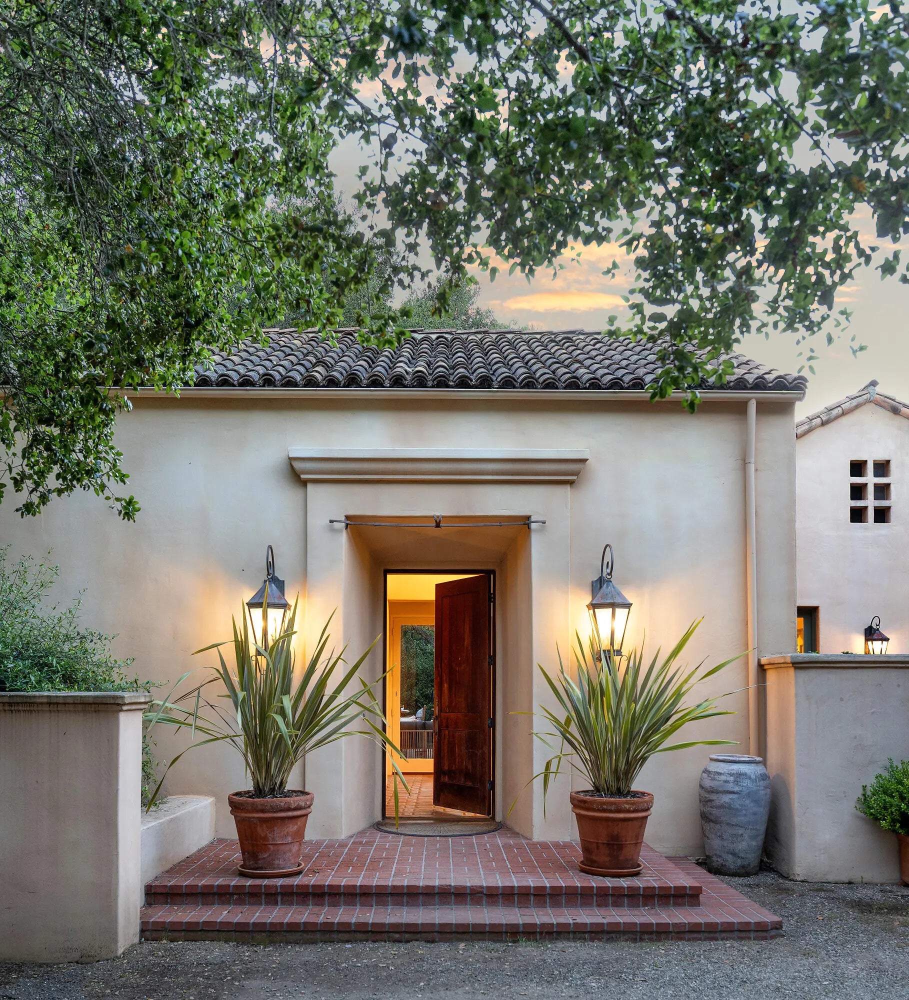 Photo of Listing #25-1930