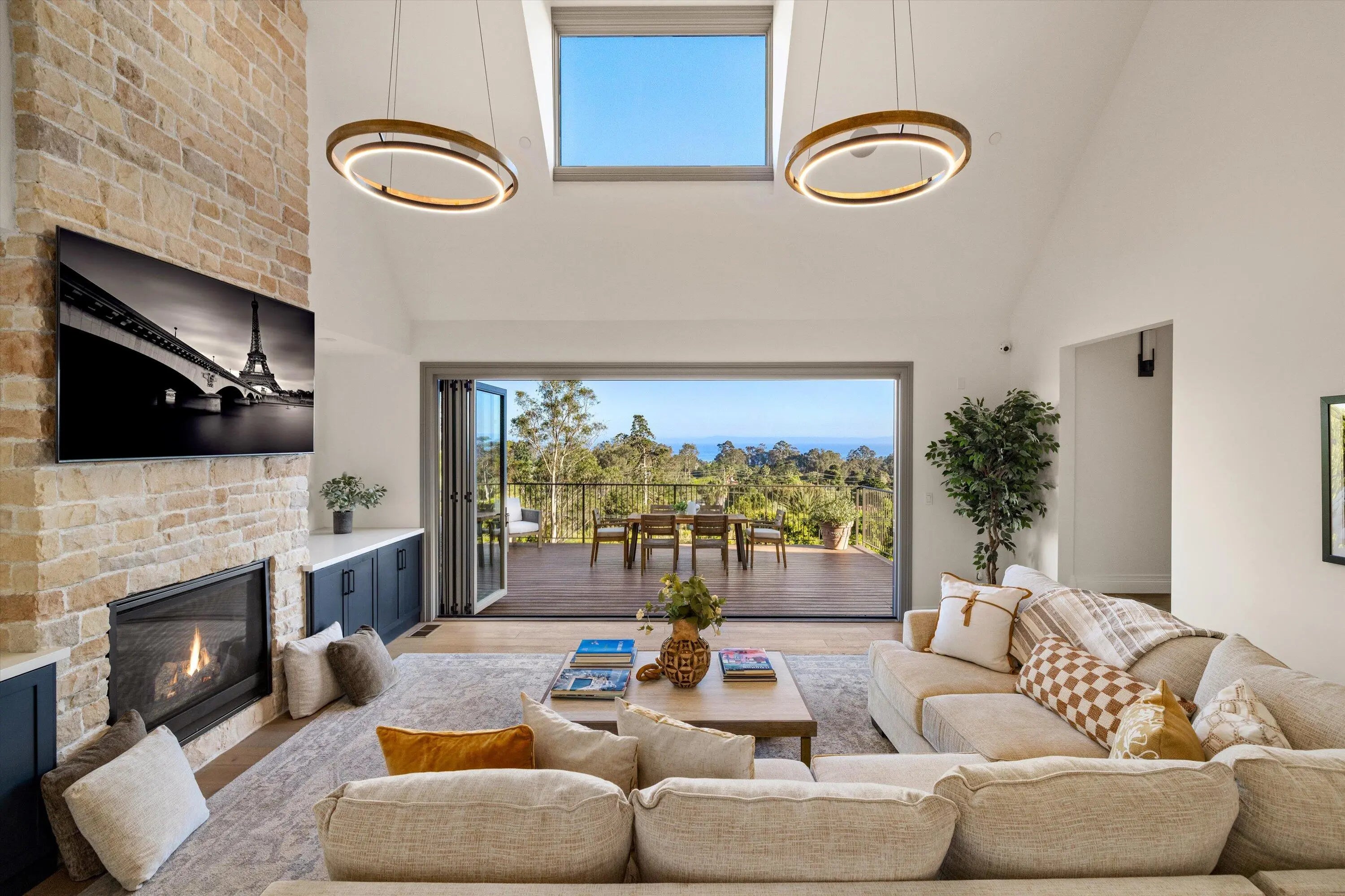 Photo of Listing #25-2316