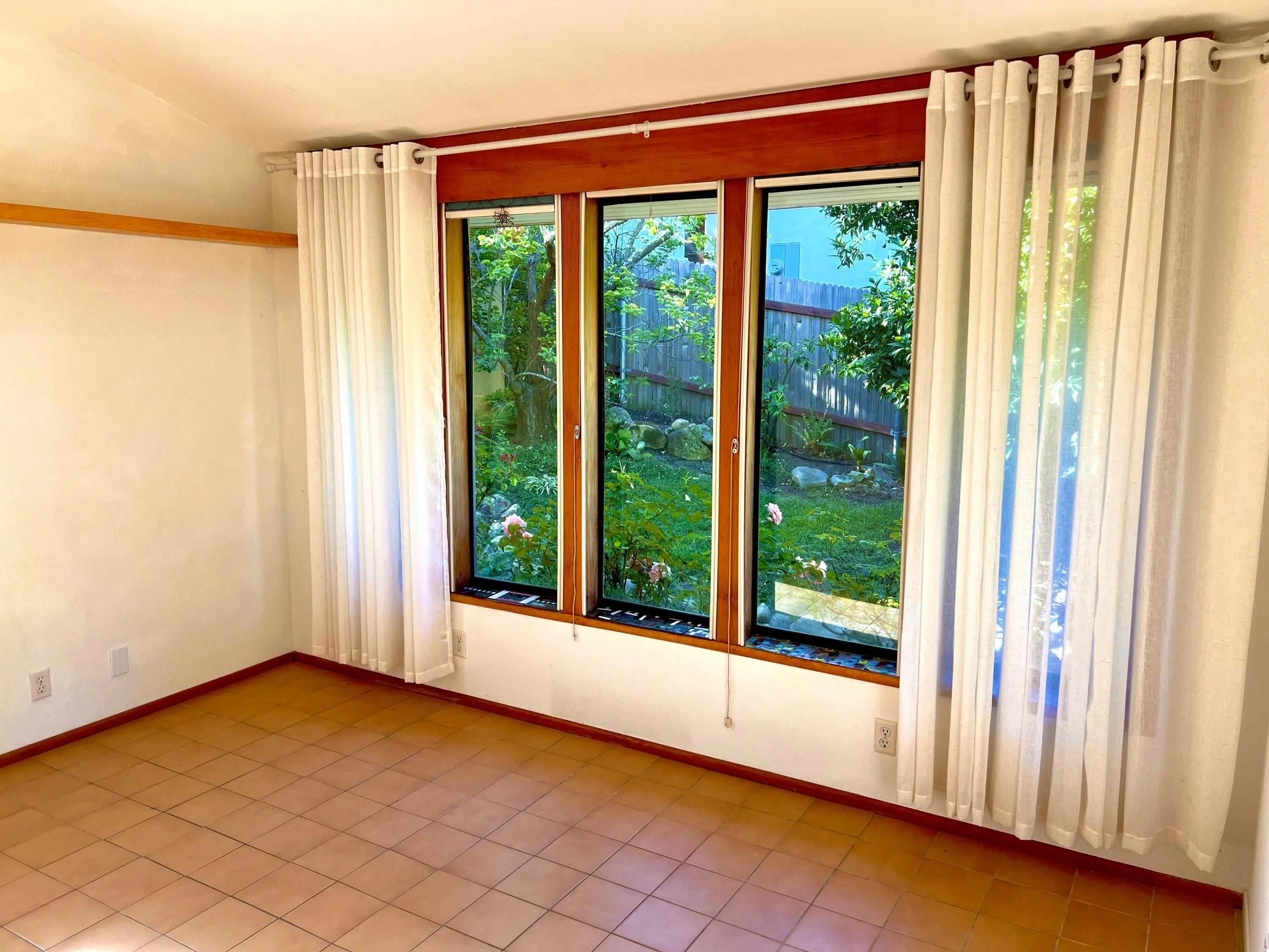 Photo of Listing #25-3272