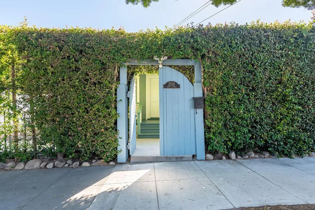 Photo of Listing #25-3393