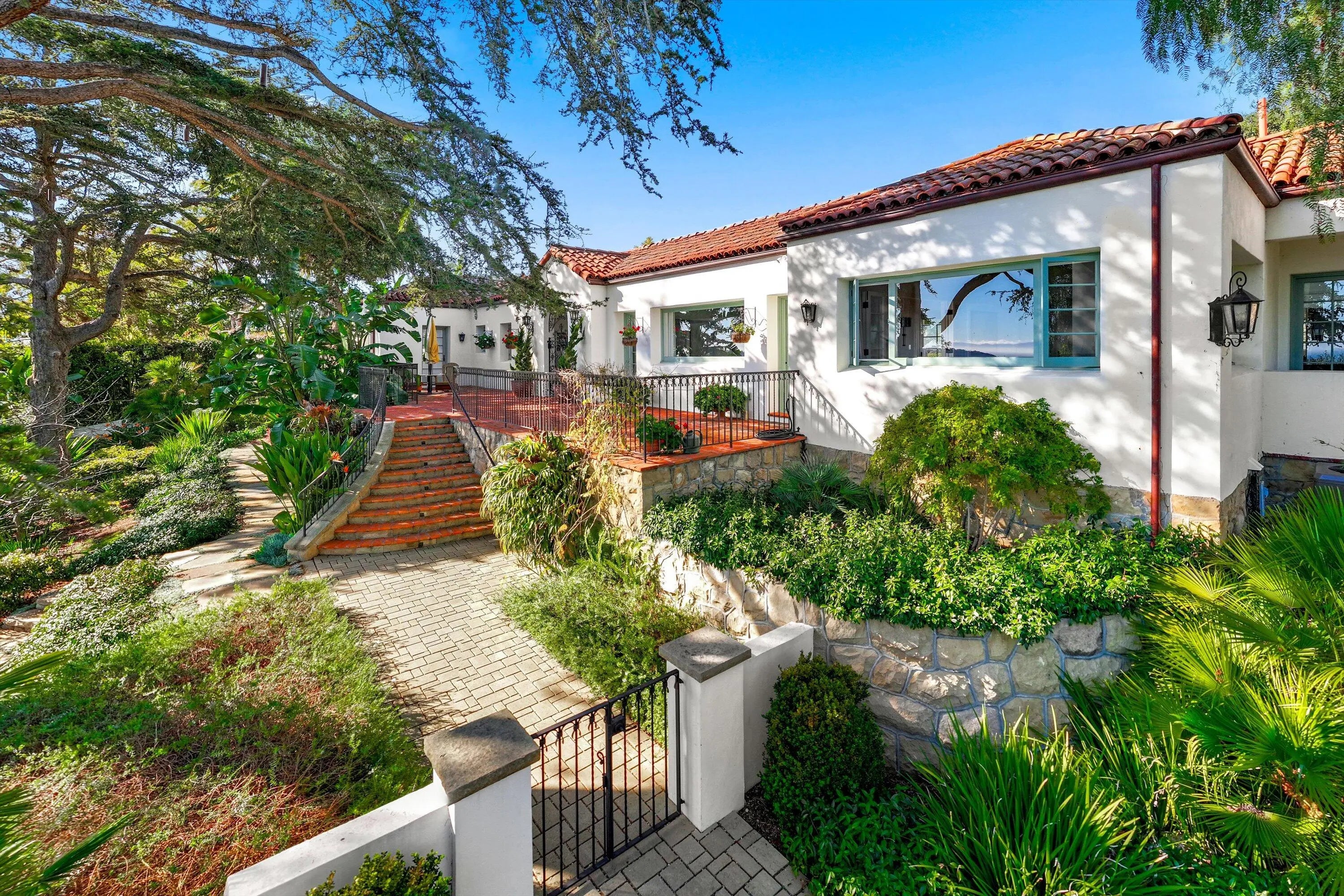 Photo of Listing #25-3726