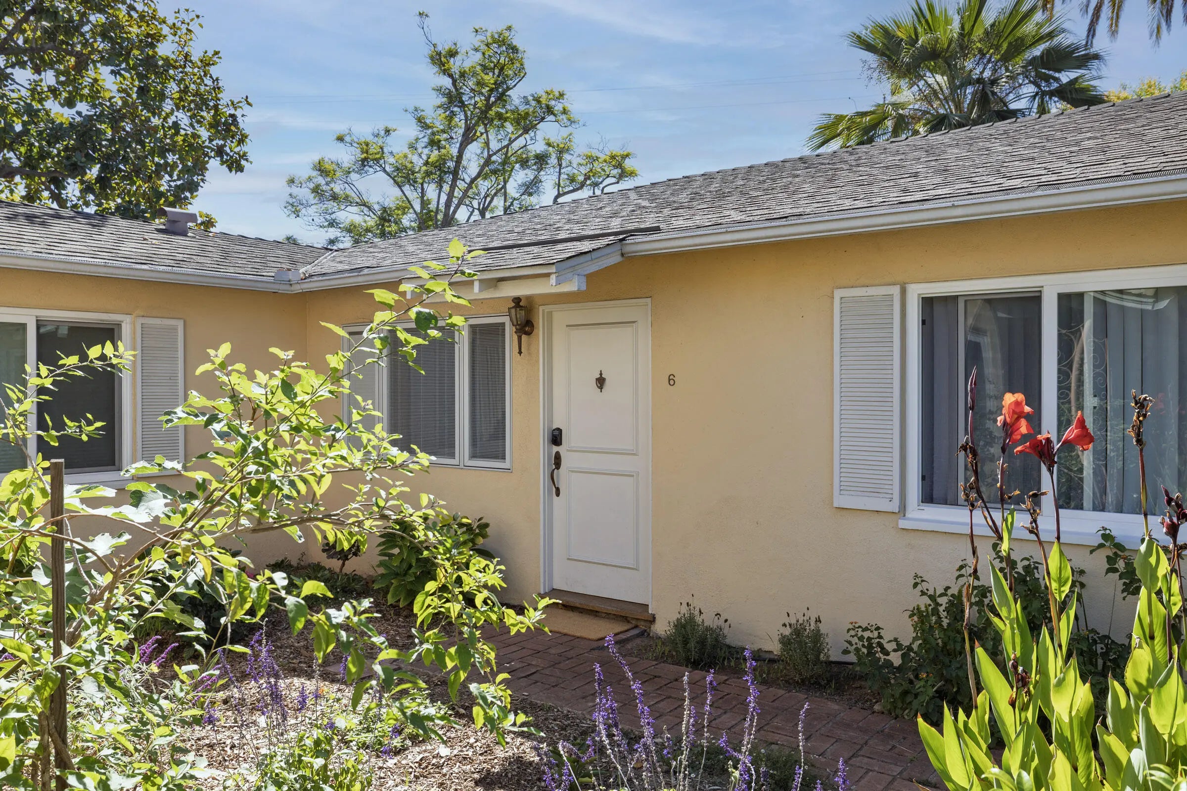 Photo of Listing #25-3703